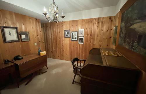 Hollinshead Haven Home with BBQ & Free Wifi - 30 days min home - Photo 20