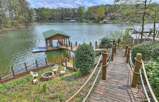 Lakeside Lodge by Avantstay Hot Tub Dock - Foto 8