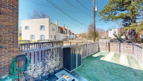 Sojourn Old Town Perfection with Fire Pit and Parking - Foto 4