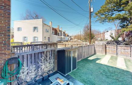 Sojourn Old Town Perfection with Fire Pit and Parking - Foto 4