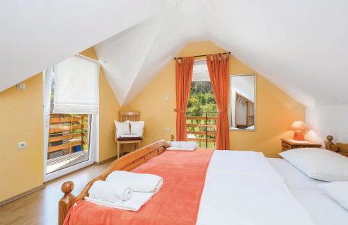 Nice Home In Licko Lesce With Wifi - Photo 20