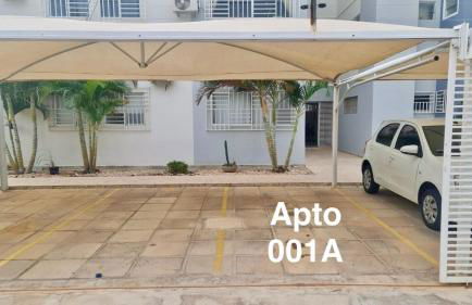 Apto com conforto e ótima localização - Foto 8