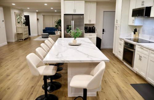 2 Masters, Newly renovated with new furnishings - 4BR 3BA - Photo 23