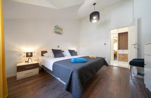 The Rooftop - Photo 21