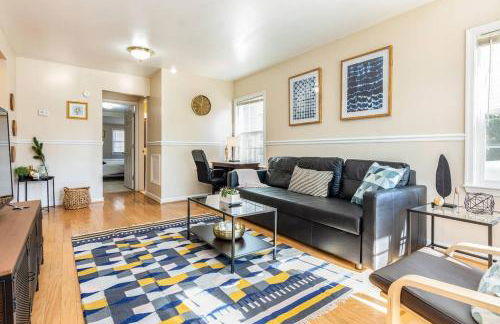 Cozy House 10min to Monuments and DC by CozySuites - Foto 1