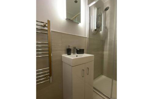 Rainbow View - Modern, central 1-bed flat, free on-site parking - Foto 9