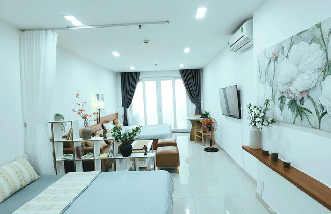 Luxury Apartment Sky Center - Photo 13