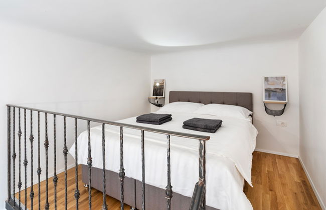 Rhino Studios - Photo 1