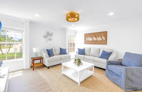 The Village Breeze II - White-sand, Pool, Beaches, Daiquiris, Seafood! - Foto 16