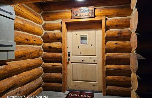 Moose Mtn Lodge/Luxury Cabin/Hot Tub/Fireplace - Foto 25