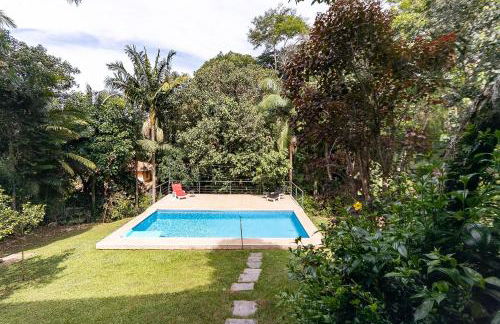 Casa espaçosa com piscina ampla e churrasqueira perto de São Paulo - Foto 3