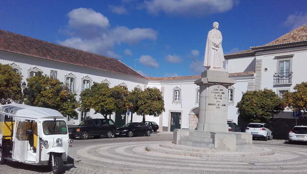Percorrendo as praças de Faro
