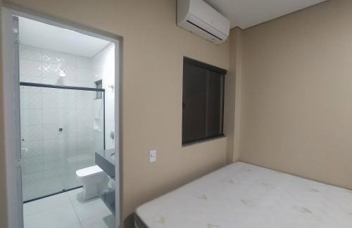 Check-in AUTÔNOMO, churrasqueira em Casa! Acesse 2ar, 2q,2B, pague 4 ou mais hóspedes, até 6 camas e tem pátio, garagem, roupa de cama, máquina de lavar roupas, portão eletrônico, todos privativos! Desconta duração! Entrada 15h adiante, inclusive madruga - Foto 14