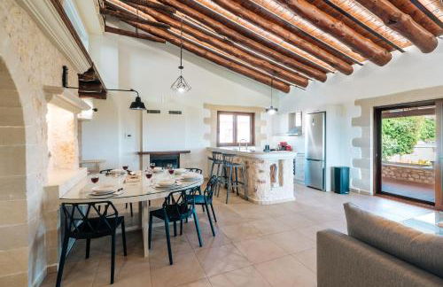 Villa Recluso-3 bd luxury country villa, huge heated pool with hydromassage, individual bbq & large yard, mountain view - Photo 15