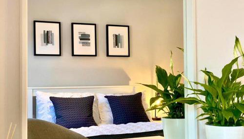 3 bedroom - 2 bathroom Townhouse in Corstorphine Near Murrayfield Stadium - Direct Bus To Edinburgh City Centre in 20 Minutes - Two Private Parking Spaces - Private Sunny Garden - Recently Refurbished - Foto 4