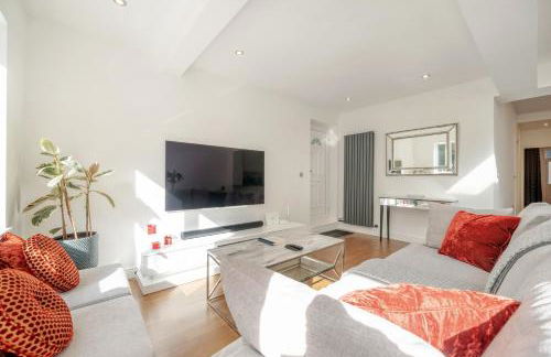 Maida Vale Gem by Little Venice with Stunning Garden - Photo 3