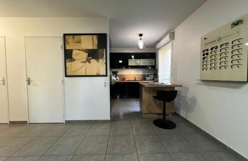 T2 cosy et rénové avec terrasse - proche de Lyon - Foto 13