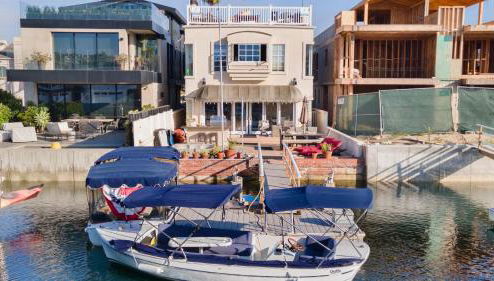 Canalfront Charmer by Avantstay Waterfront w/ Shared Dock + Hot Tub - Foto 1, Other