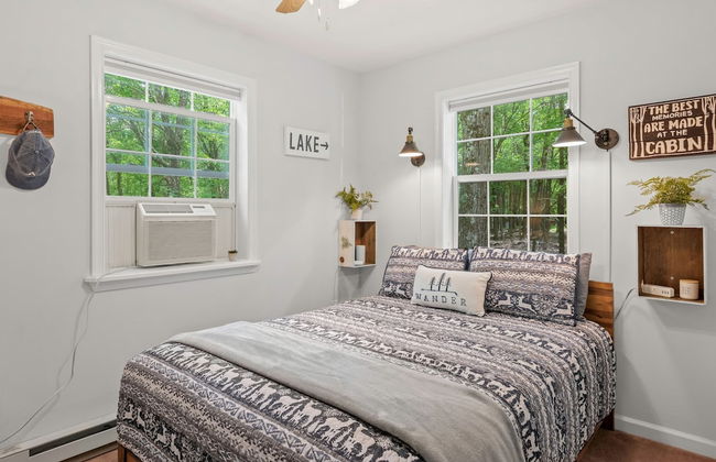 Ridge Retreat by Avantstay Game Room Covered Porch Fire Pit - Photo 27