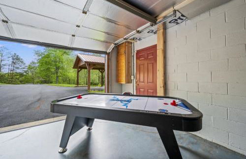 Hidden Star Hideaway-Blackberry Farm-Smoky Mtn Nat Park-Hot Tub- Fire Pit- Fenced Yard- Pet Friendly - Foto 21