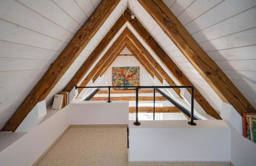 Traumhafte Ferienwohnung am Park, großer Balkon, voll ausgestattete Küche, Schreibtisch, WiFi, Smart TV, Carport, Wallbox, Fahrräder - Foto 24