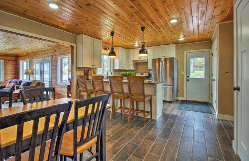 Lakefront Solon Springs Cabin with Private Dock! - Foto 9