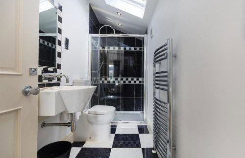 Thrushley Cottage - sleeps 7 - with roof terrace - Foto 18