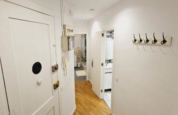 Premium refurbished apartment in Barcelona city center - Photo 8