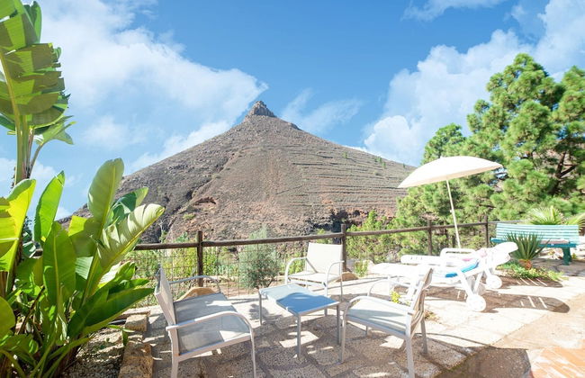 Appealing Holiday Home in La Escalona With Mountain Views - Photo 25