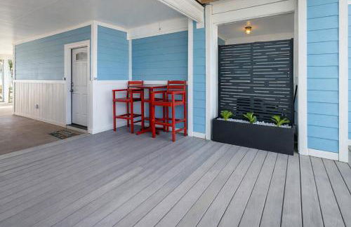 Waterfront Home, Short Walk to Beach, Deck/Balcony - Foto 12