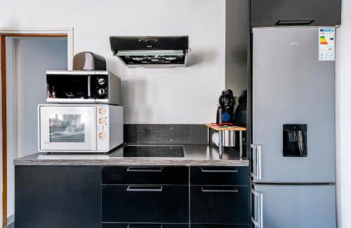 Le Plan de la Tour - T2 4 pers climatisé, 1 ch, jardin, parking, douceur provençale - Foto 12