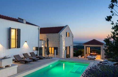 Villa True Oasis with Heated Pool - Photo 34