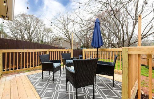 Lux Home-mins to Truist Park wKing pet friendly - Foto 26