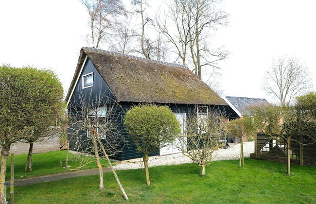 Cozy House with a Boat near Giethoorn & Weerribben Wieden National Park - Photo 20
