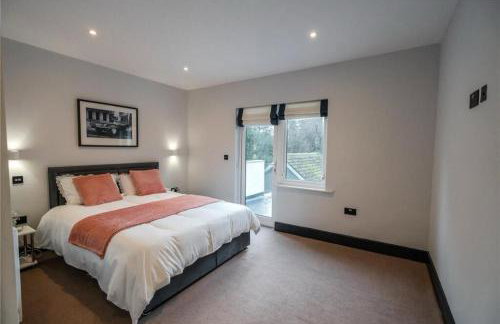 Humberston Avenue Large 4bed - Contractors Welcome & Big Living Area - Photo 11