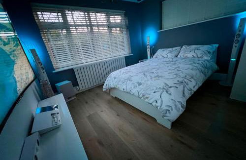 Timeless English Elegance 4BR Luxury Home in Petts Wood - Photo 8