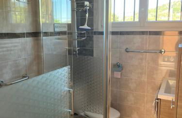 Villa au calme à Grasse avec piscine et spa privée - Foto 51