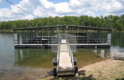 Lower Level Condo B-2 with Dock - Foto 28