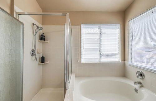 Peaceful Las Vegas Pool Oasis, Pool Table, Hammock - Foto 21