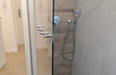 Siegen - Geisweid Work and stay Neu Modernisiert 2 Schlafzimmer Badezimmer Balkon - Foto 9