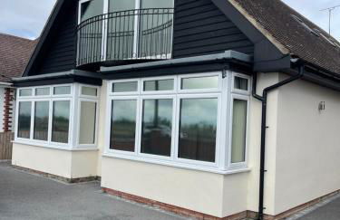 Oceanfront 4BR Beach Retreat - Foto 8