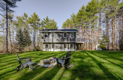 Modern Gem on 15 Acres, 5 Mi to Old Orchard Beach! - Foto 4