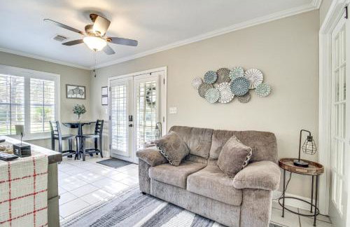 Walk to Beach Waveland Retreat with Yard! - Foto 7