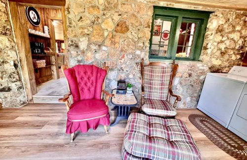 Tranquil Riverfront Cabin Retreat with Wildlife, Trails & Open Skies in Tahlequah, Oklahoma - Foto 35