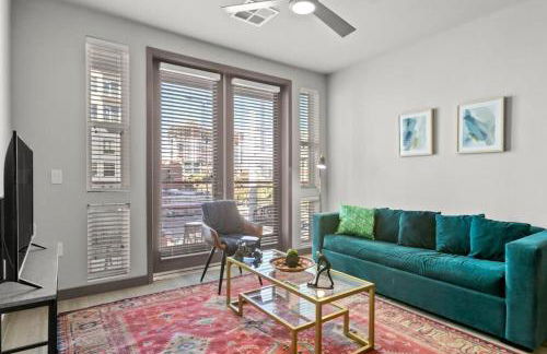 Cozysuites PHX RORO Gym Pool Pets Parking #13 - Photo 1