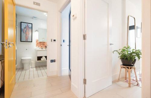 Boutique Brick Lane 2-Bed, Colourful City Vibes - Foto 38
