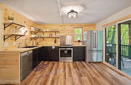 Game RoomHot Tub4mi to Rock HouseGives Back! - Foto 28