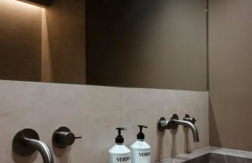 Hyll Hotel - Photo 8