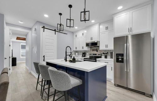 Relax and Unwind in this Modern Spacious Townhome - Foto 16