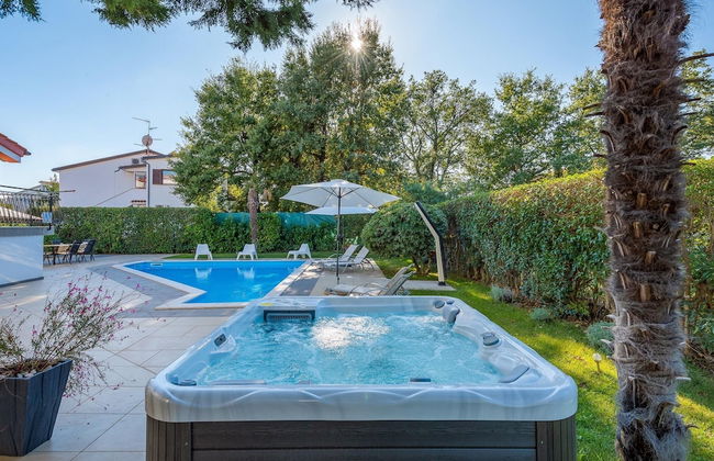 Scenic Villa With Private Garden - Foto 25